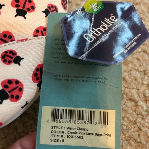NWT TOMS Ladybug Pattern Shoes - Picture 3 of 3